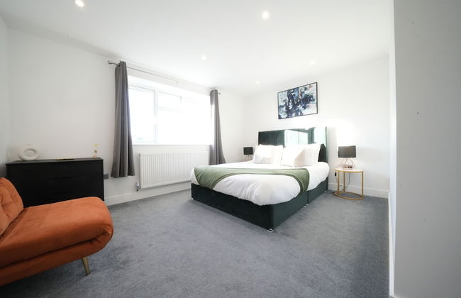 Heathrow Charge and Go - Photo 9