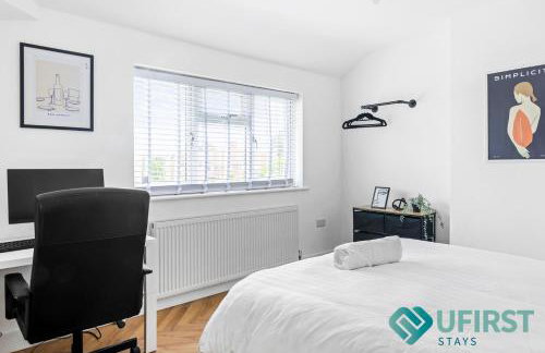 Ideal 4BR Home - Near City Hospital, Sherwood, Clinton Market, QMC & City Centre - Sleeps 8 - Foto 14