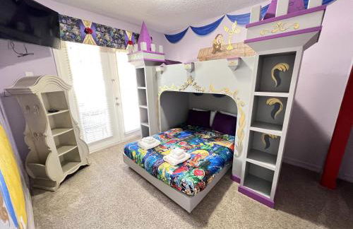 Magical Lakeview 4 Master Suites Pool Hot Tub BBQ Home Theater 2 Miles Disney - Foto 25