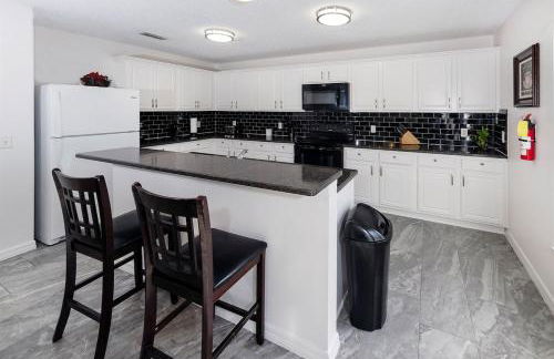 Spacious 6BR 4BA Villa, Private Pool, Near Disney - Foto 27