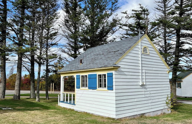 Green Gables Bungalow Court - Photo 36