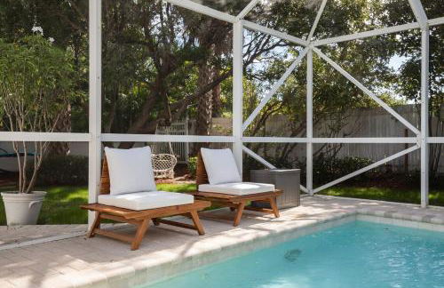 Surfs Up - retreat at the beach with heated pool - Foto 29