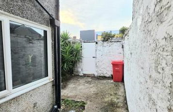 Elegant 3BR Family-Friendly - Sleeps 5 - Fast WiFi -Parking - Netflix - Photo 29