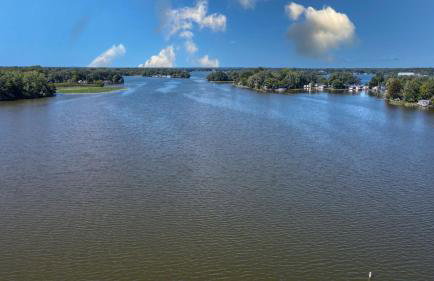 3Bed 2Bath Luxury Lake House on Myers Bay Private Pier Beach Firepit and Deck - Foto 62