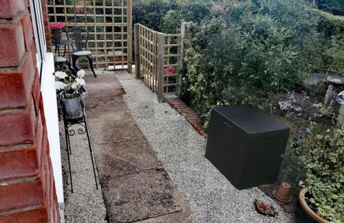 Super sunny studio with own terrace & parking - Photo 7