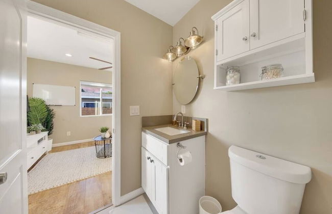 Trendy San Diego Home With Backyard and Firepit - Foto 11