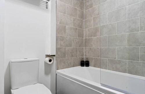 Luxury Birmingham City Centre Townhouse with FREE Parking - Sleeps 4 - Perfect for Contractors, Business Travellers, Families and other Groups - Near Bullring, Newstreet, Selfridges, NEC, NIA & Birmingham airport - Foto 15