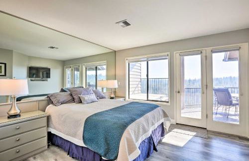 Hiking Trail and Hot Tub Access Bend Condo with Deck - Foto 14