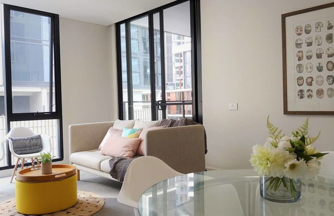 Luxury 1 Bedroom 1 Study With 1 Parking - Photo 11