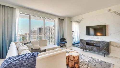 Walk to Beach and Dining! Luxe Fort Lauderdale Condo - Foto 1