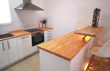 Appartement 90 m2 avec parking terrasse balcons, proche du port et plages - Foto 13