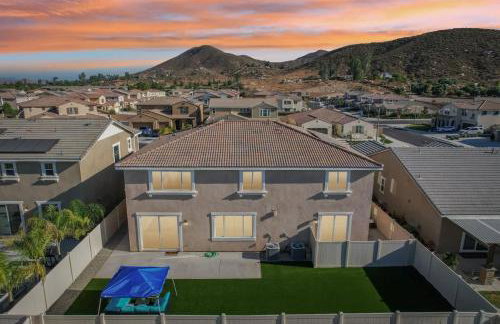 Entire Private Home with 5 Bedrooms 3 Bathrooms, 3000 sqft, Gated Yard, Garage, Nice View, Available Now - Foto 47