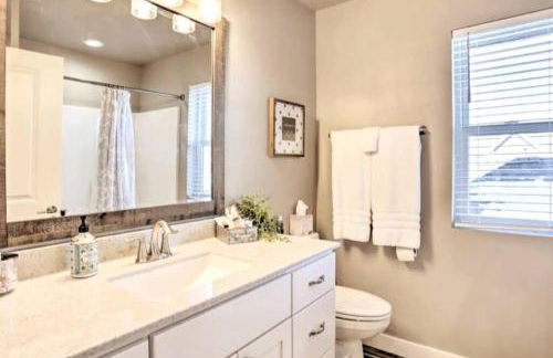 NEW! Cozy & Modern Spearfish Home Near Downtown! - Foto 33