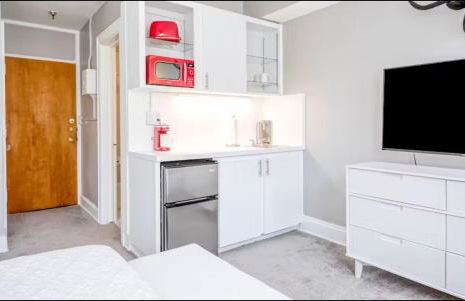 Beachside Palm Beach Condo | Pool & Walk to Sea - Foto 9