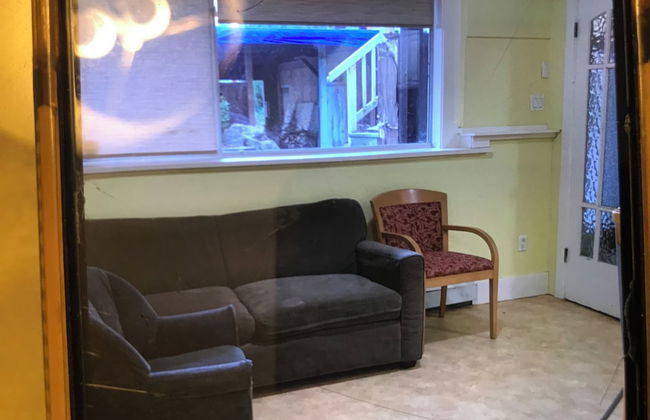 West Broadway guesthouse - Photo 51