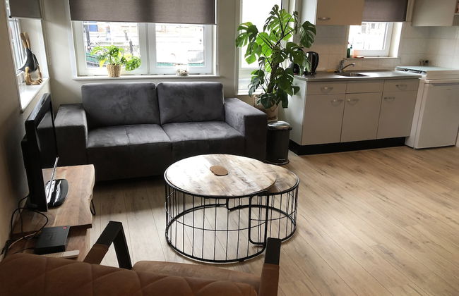 Slapen in eigentijds woonboot hotel - Foto 10