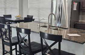 Prime Location Home Family & Business Ready - Foto 13