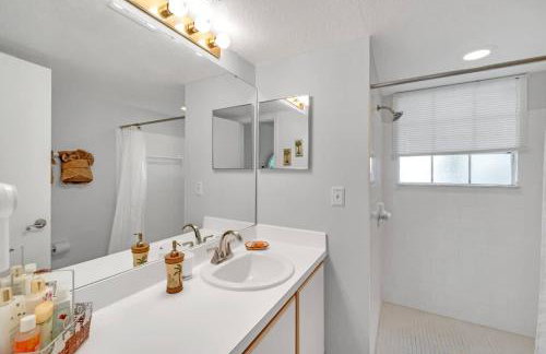 Beautiful Royal Palm Bay Condo near Disney - Foto 21