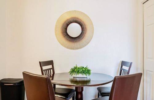 Sunny King-sized 1BD Condo near UofA and UMC w Pool, Parking - Foto 10