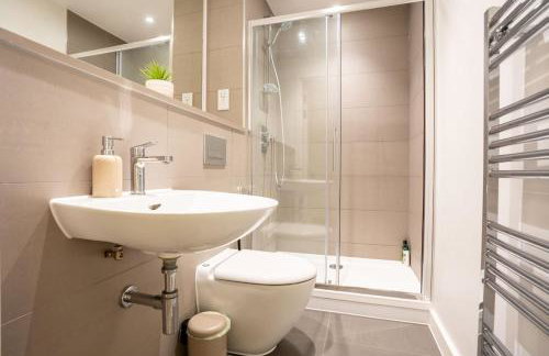 Spacious 3BR Near Wembley Stadium - Sleeps 12 - Foto 5