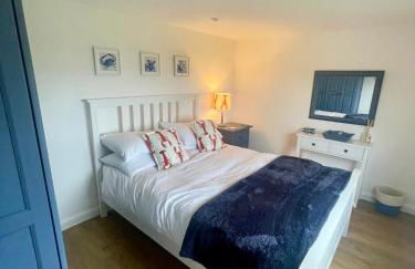 Two Bed Chalet with Sea Views - Photo 4