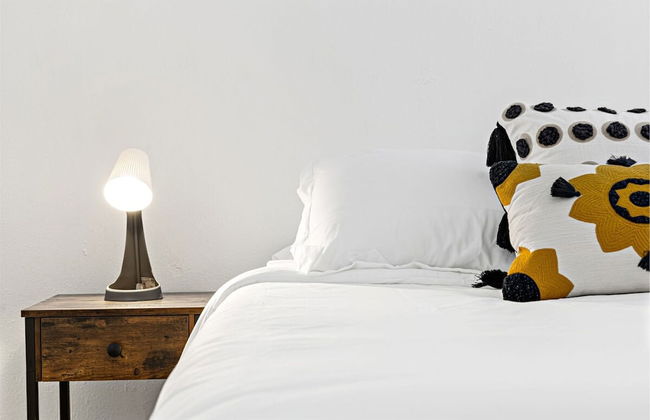 Lovely 2 BR Condo With Free Parking on Premises - Foto 12