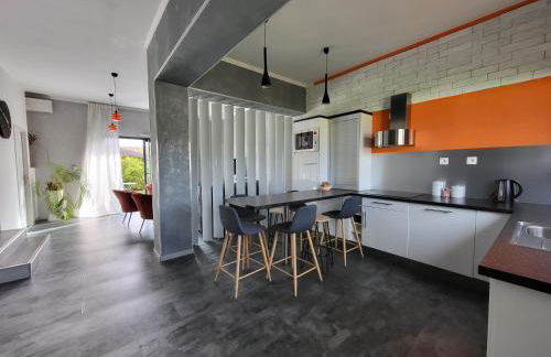 EMLAVIE - Maison familiale OU Loft SPA - à 3km Futuroscope - Foto 58