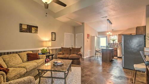 St Charles Hilltop Mansion with Mod Interior! - Foto 4