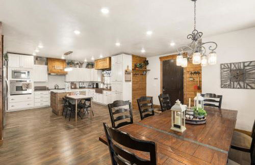 Ultimate Mtn Retreat - Game room-Fire Pits-Views-Bunk Room - Foto 30