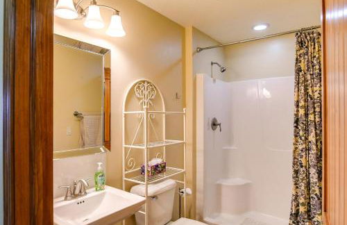 6 Mi to Dtwn Pella Riverfront Cabin with Game Room! - Foto 19