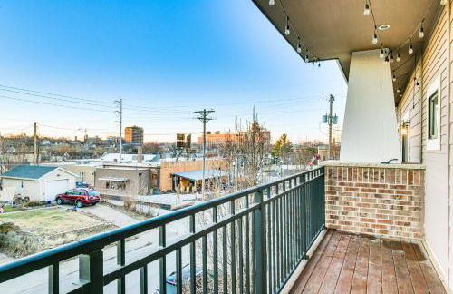 Stylish Omaha Home with Balcony - 2 Mi to Downtown! - Foto 23