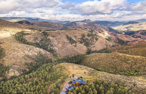 Hot Tub and Scenic Views at The Bailey Lodge - Foto 66