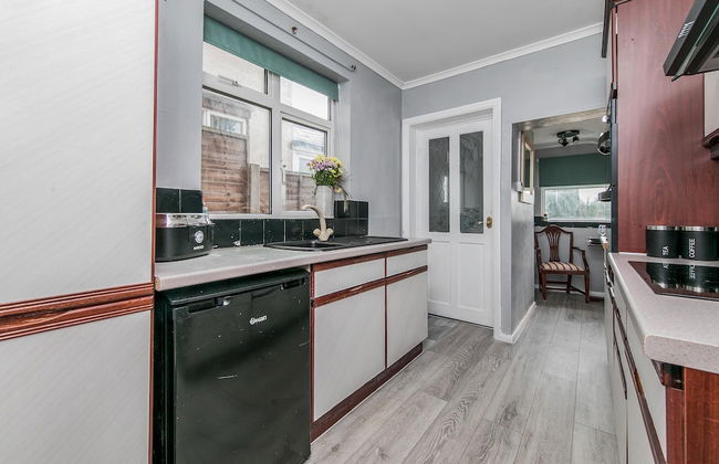 House - Sleeps 10 - Parking - Garden - Foto 7