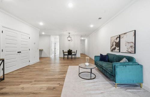 Modern 2BR2BA Retreat Bright & Airy - Foto 26