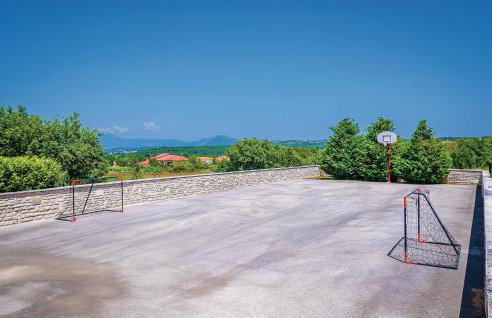 5 Bedroom Beautiful Home In Labin - Photo 4