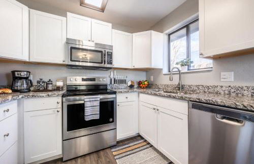 Hillside Horizon Firepit & BBQ w Views - Foto 18