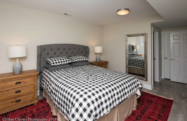 New Modern Comfort in Wrigleyville w Parking - Foto 5