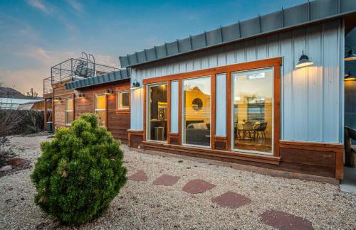 Timber & Tin H 2Bed 2Bath w Pool & Rooftop Deck - Foto 6