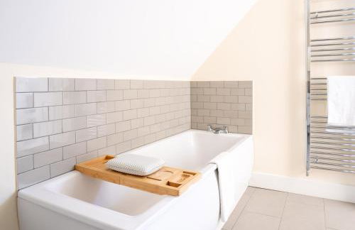 Crooked Cottage in picturesque Upper Oddington - Pass the Keys - Photo 22