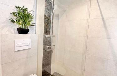 Sunshine Apartment with Sea Viev - Foto 10