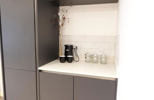 4 bedroom, Sleeps 12, Free Parking - Foto 12