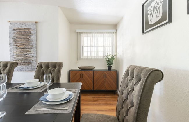 Charming Spacious Home - Modern Comforts, Prime Location - Photo 46