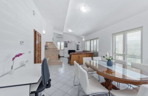 Villa Almas with swimming pool, tennis court, sauna, gym, grill house - Foto 34