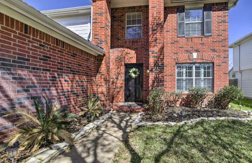 Luxe Home 30 Miles to Houston with Pool and Grill - Foto 1