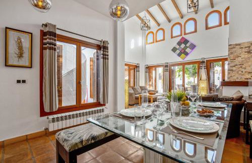 Luxurious Villa in Baños y Mendigo, Spain - Perfect for Families and Groups - Foto 8