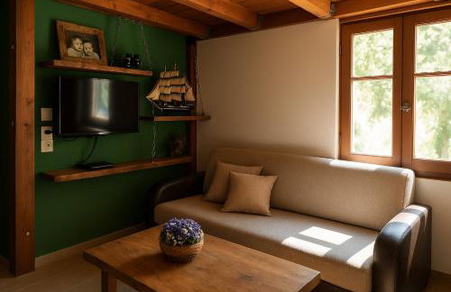 Eleni's Traditional Home with Barbeque - Foto 1