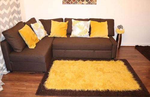 Dove's Place in historic Rochester with Parking - Photo 3