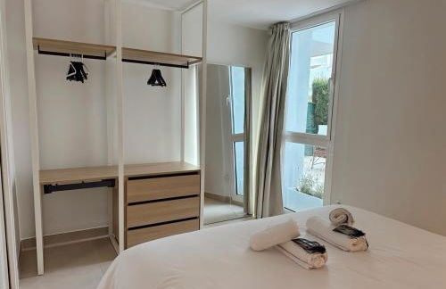 Marbella Hideaway BBQ, POOL & Best walking distance Beaches - Photo 13