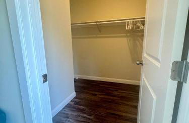 Amazing, Sunny, and Spacious! Steps to Campus! - Photo 35