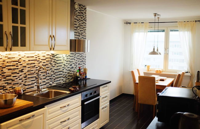 Central - 2 Bedroom Apartment - Photo 7